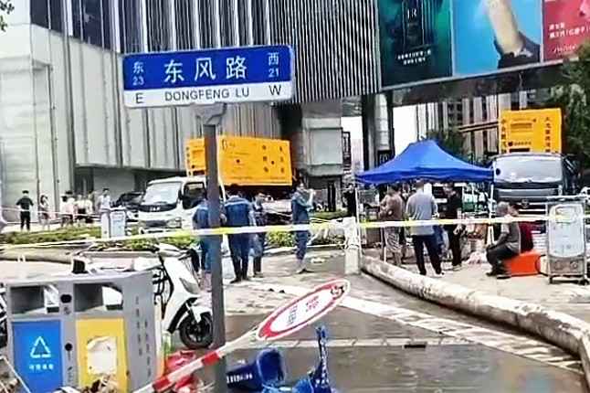 厦门韩升短途运输服务有限公司排涝突击队在排涝现场